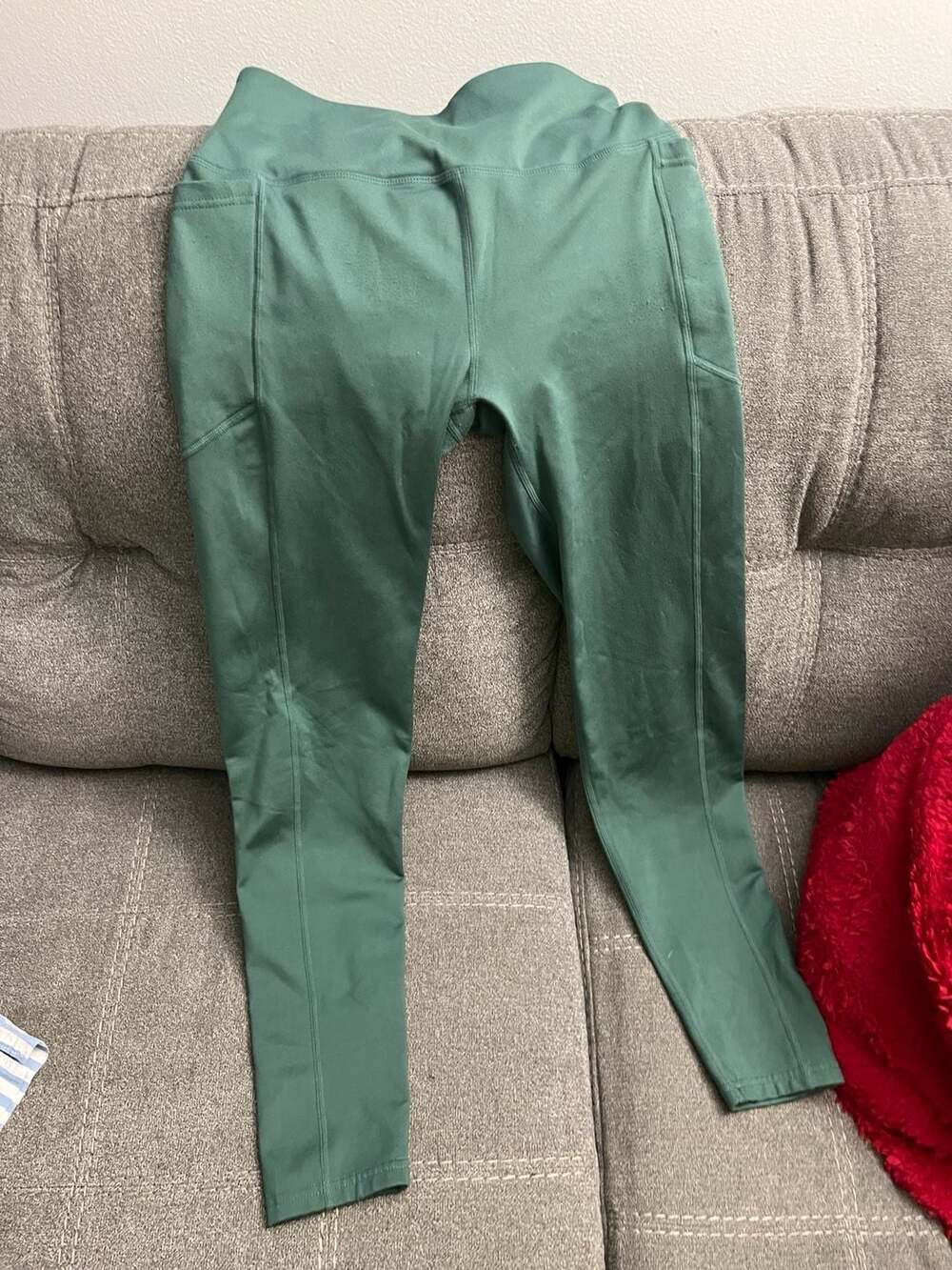 LEG3ND DISCOVERY Women's High-Rise Pocket Leggings